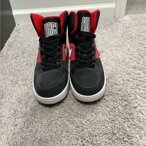 Nike Black and Red High-Tops - Picture 3 of 3